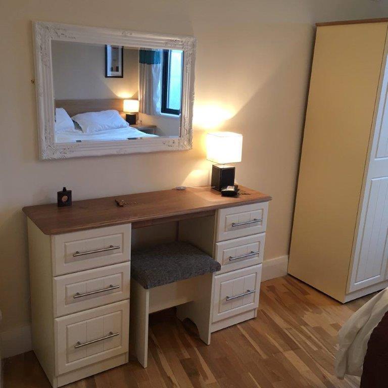 קאסלבר Courtyard Apartments מראה חיצוני תמונה